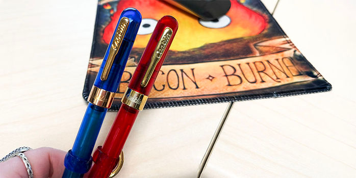 conklin_mark_twain_crescent_filler_demo_fountain_pens_in_hand