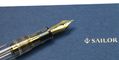 sailor_1911_large_clear_fountain_pen_nib_on_pen_box