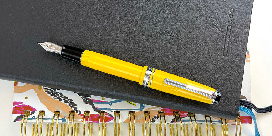 筆記具 SAILOR Professional Gear Mustard-Yellow Sailor Professional Gear Yellow Fountain Pen | Penworld » More