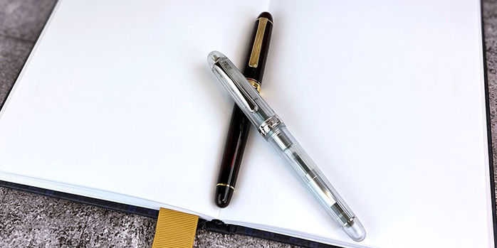 platinum_3776_fountain_pens_2_capped_in_notebook