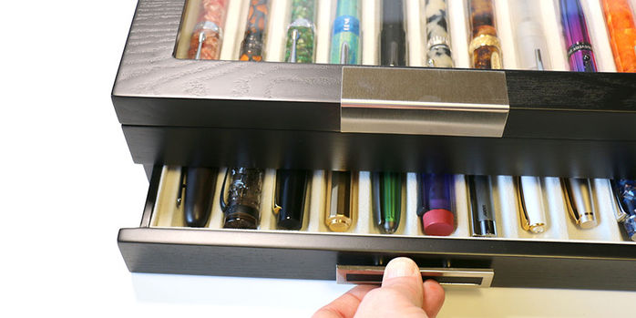 pen_chalet_20_display_case_open_drawers