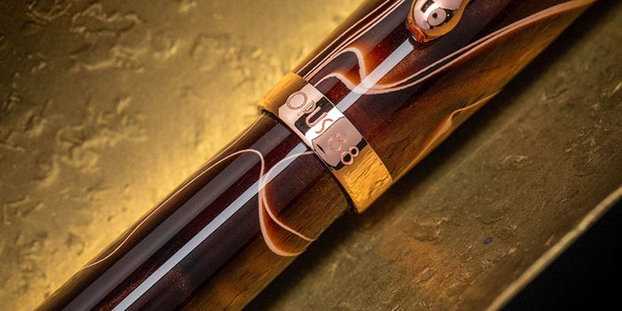 opus_88_brown_marble_fountain_pen_up_close