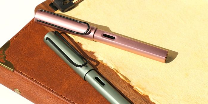 lamy_2024_special_edition_al_star_autumn_pink_and_sage_pens