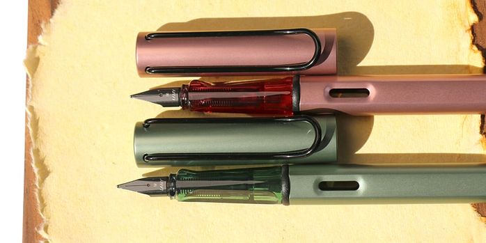 lamy_2024_special_edition_al_star_autumn_pink_and_sage_pens_uncapped