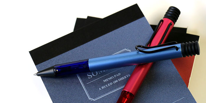 lamy_2024_special_edition_al_star_fiery_and_aquatic_ballpoint_pens_up_close
