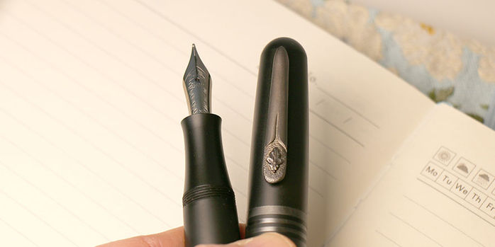stipula_etruria_gorilla_fountain_pens_nib_and_cap