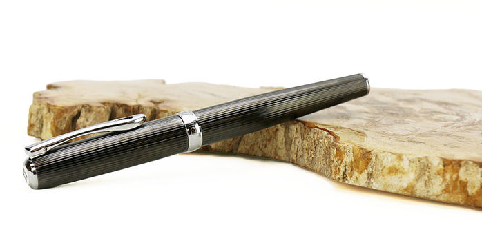 Diplomat_excellence_a2_guilloche_black_chrome_fountain_pen_capped