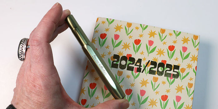 kaweco_al_sport_special_edition_olivine_fountain_pen_in_hand