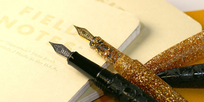 benu_minima_fountain_pens_skull_and_blazing_gold