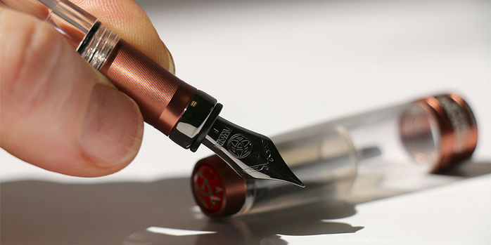 twsbi_diamone_580_alr_affogato_with_onyx_fountain_pens_grip_section