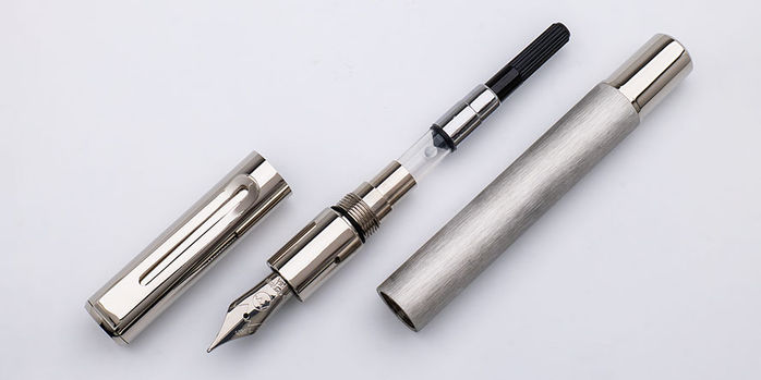 Monteverde_Ritma_Brushed_Stainless_Steel_insides_of_pen