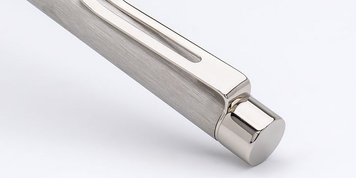 Monteverde_Ritma_Brushed_Stainless_Steel_ballpoint_clip_zoom