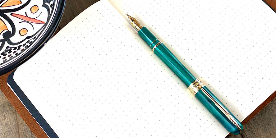 Pineider Avatar UR Deluxe 14kt gold nib Fountain Pens pineider_avatar_ur_deluxe_fountain_pen