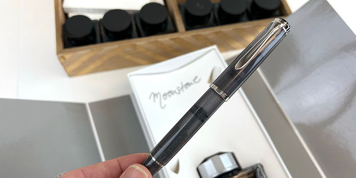 pelikan_m205_moonstone_ink_and_fountain_pen_special_edition
