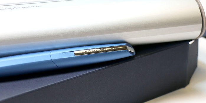 pininfarina_pf_two_rollerball_blue_capped