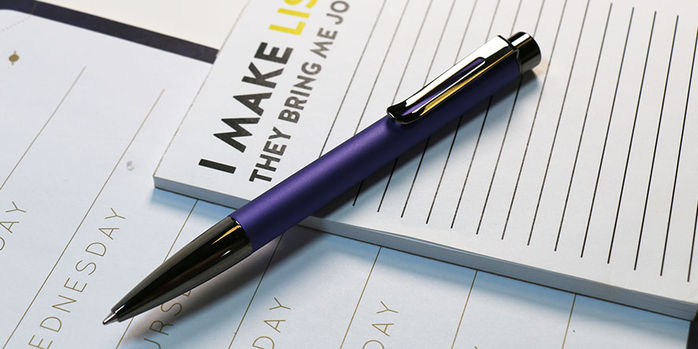 monteverde_ritma_special_edition_midnight_orchid_on_notepads