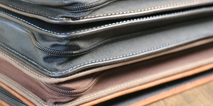 dee_charles_designs_32_pen_zipper_cases_up_close