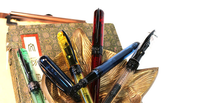 pineider_avatar_ur_demo_black_edition_fountain_pens_in_fox_dish