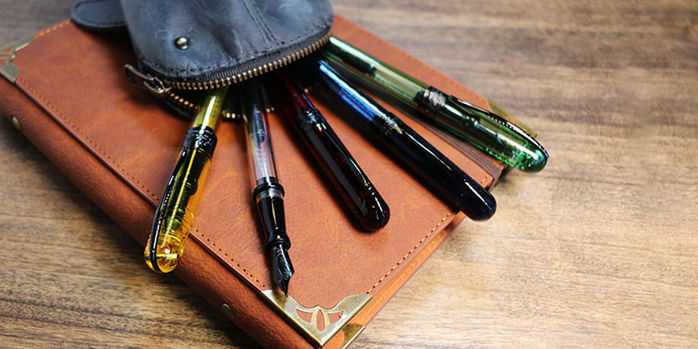 pineider_avatar_ur_demo_black_edition_fountain_pens_in_shark_zipper_case