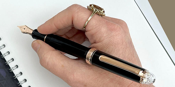 platinum_3776_shape_of_heart_fountain_pen_posted_with_nebula_notebook