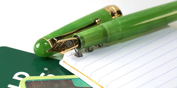 penlux_masterpiece_delgado_kryptonite_fountain_pen