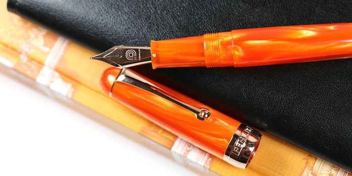 penlux_masterpiece_delgado_tangerine_uncapped