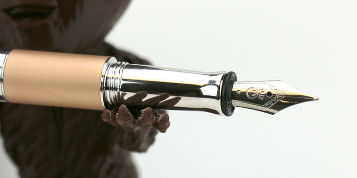 waldmann_voyager_rose_gold_fountain_pen_with_groot_uncapped