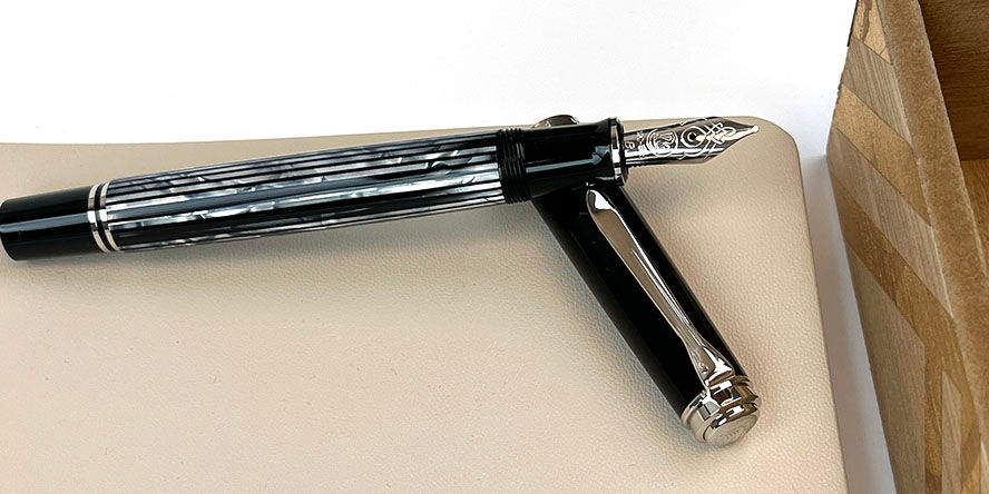 Pelikan Souveran 605 Tortoiseshell Black Fountain Pens
