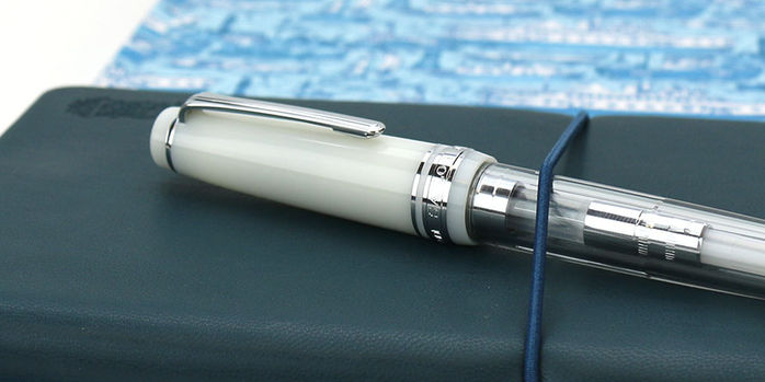 sailor_pro_gear_limited_edition_standard_checkmate_soul_of_chess_fountain_pen_capped