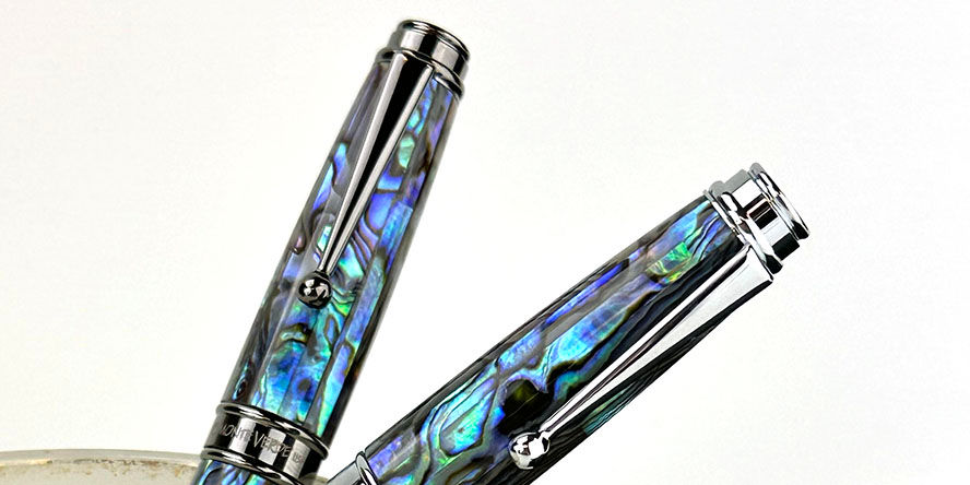 Monteverde Invincia Deluxe Limited Edition   Ballpoint Pens monteverde_invincia_deluxe_ballpoint_pens_chrome_and_gunmetal_trim_closeup