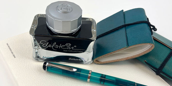 pelikan_classic_205_apatite_special_edition_fountain_pen_with_ink_bottle