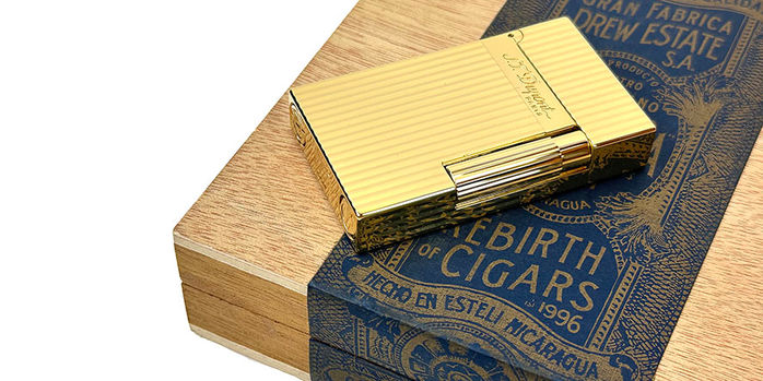 s_t_dupont_line_2_classic_lighters_vertical_lines_gold