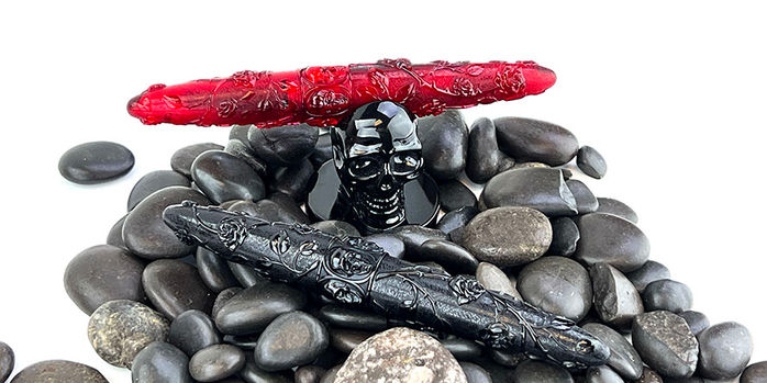 benu_skull_and_roses_fountain_pens_capped