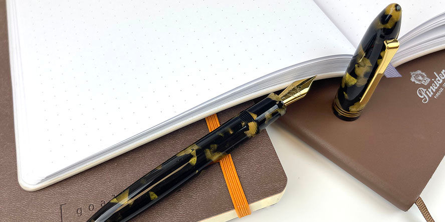 Tibaldi Bononia Black Gold Fountain Pens tibaldi_bononia_black_gold_fountain