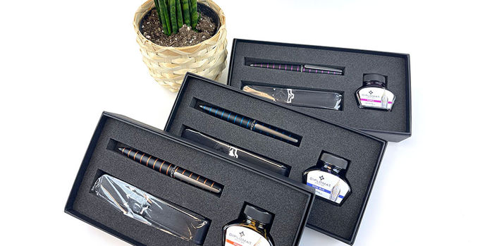 diplomat_gift_set_with_pen_case_bottled_ink_and_elox_ring_fountain_pens_far_away