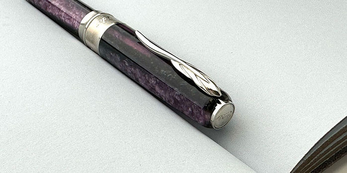 pineider_arco_stilo_violet_limited_edition_fountain_pen_cap