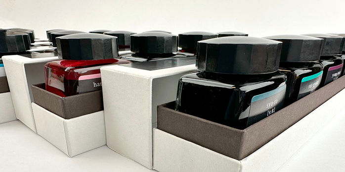 pilot_iroshizuku_4_pack_ink_sets_limited_edition_bottles_sitting_in_boxes