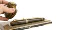 magna_carta_libertatum_lord_fountain_pen_desk_set_holding_inkwell