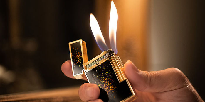 s_t_dupont_line_2_gold_dust_lighter_open_and_lit