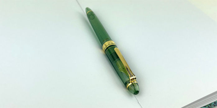 sailor_1911_pen_of_the_year_2023_golden_olive_fountain_pen_standard