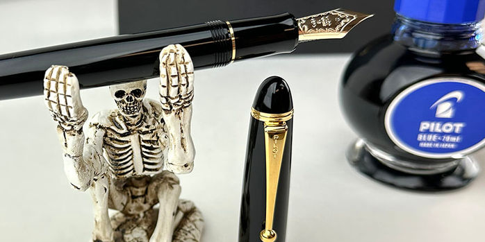 pilot_custom_743_fountain_pen_with_skeleton_holder