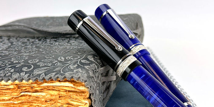 delta_exclusive_dolce_vita_lapis_lazuli_fountain_pens_caps_from_side