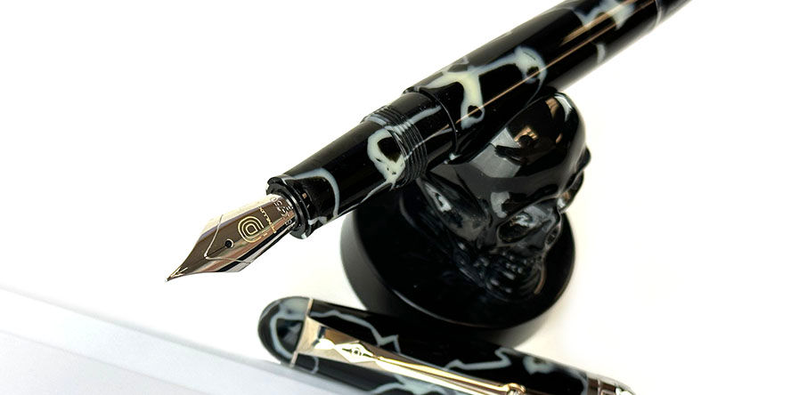 Penlux Masterpiece Delgado Nero Venom Fountain Pens penlux_masterpiece_delgado_nero_venom_fountain_pen