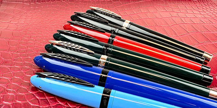 pineider_modern_times_fountain_pens_all_colors_red_notebook