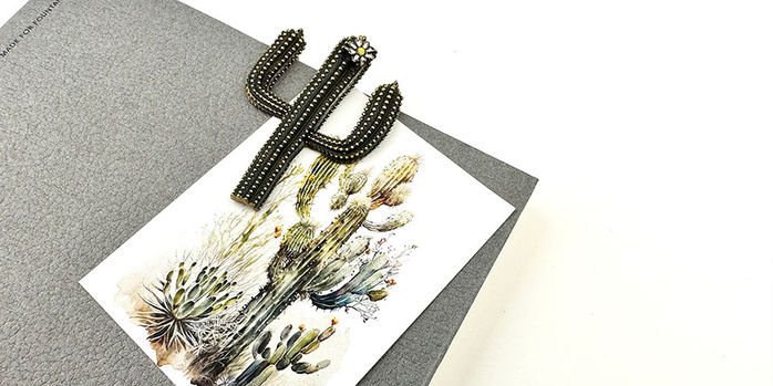 sepia_writing_accessories_10th_anniversary_exclusive_saguaro_cactus_page_holder_takasago_notebook