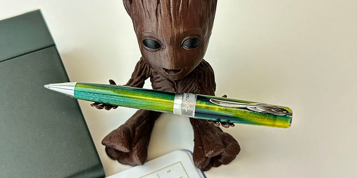 pineider_arco_byzantine_ballpoint_pens_lemon_and_grass_with_groot