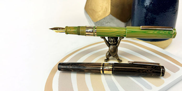 esterbrook_model_j_fountain_pen_lotus_green_and_antique_rose_ebonite