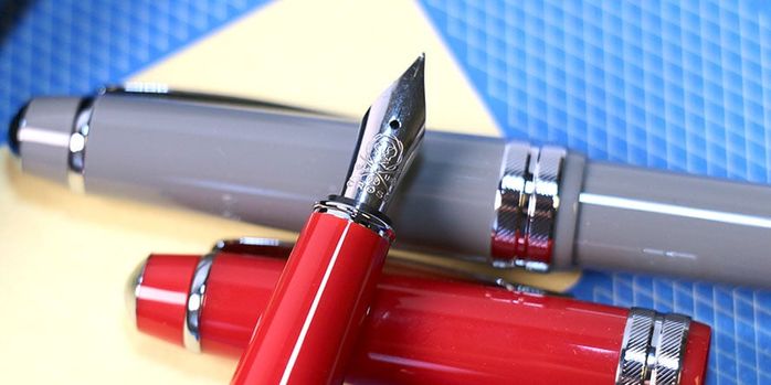 cross_bailey_light_fountain_pens_red_nib