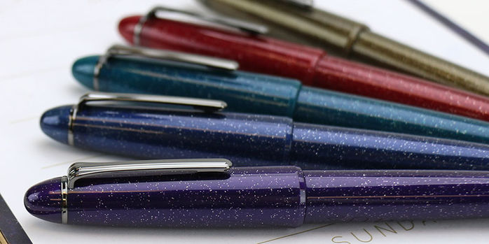 sailor_1911_ringless_galaxy_fountain_pens_capped_up_close