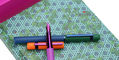 otto_hutt_design_03_fountain_pens_magenta_orange_uncapped